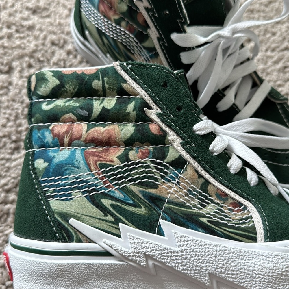 VANS High-Top Sneakers with white bolt - Picture 8 of 8